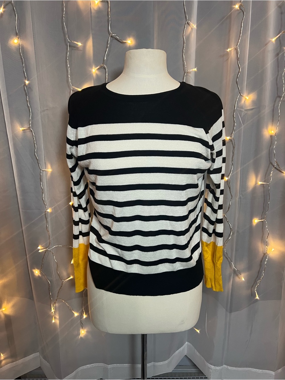 ZARA knit Striped Black & White Sweater with Yellow Cuff Detail size M